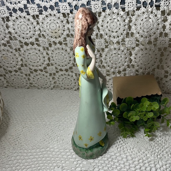 Porcelain figurine “ girl with a sunhat” - Picture 6 of 9